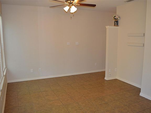 4th image of 500 Kingscote Ct