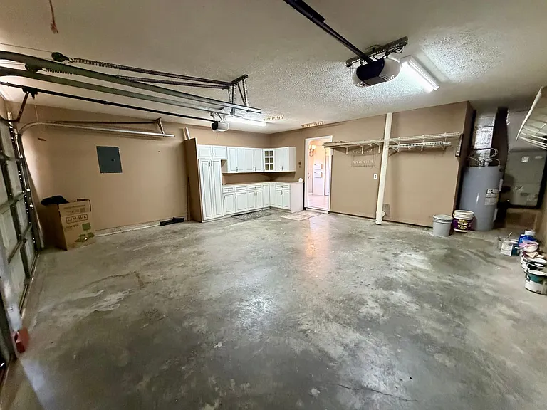 604 Mallory Dr — Photo 18