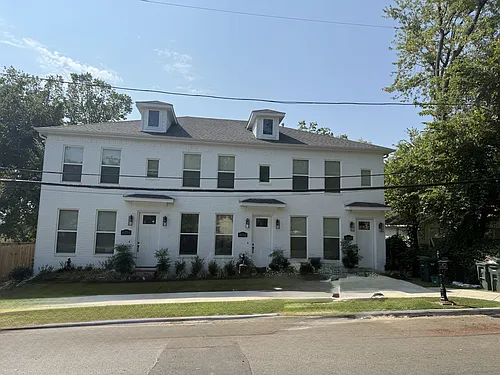 1623 W Stone St #3 Photo 1