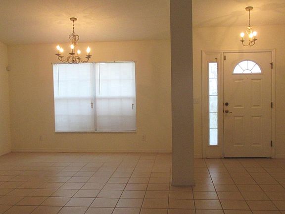 5th image of 406 Marion Oaks Ln