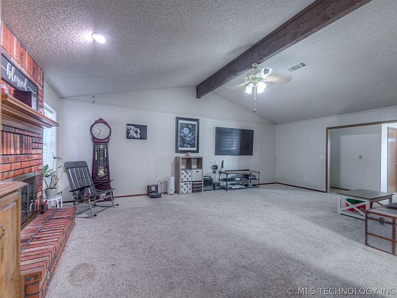 3rd image of 3108 W Broadway St