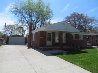 24444 Prairie Ln, Warren, MI 48089