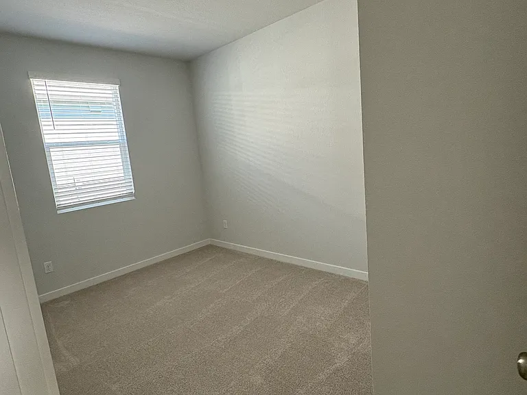 Justify Ln — Photo 8