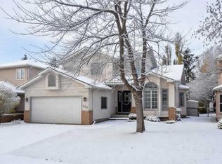 104 E Hampshire Close NW, Calgary, AB T3A 4X9