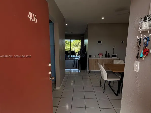 13715 Kendale Lakes Cir #Penthouse A6, Miami, FL 33183