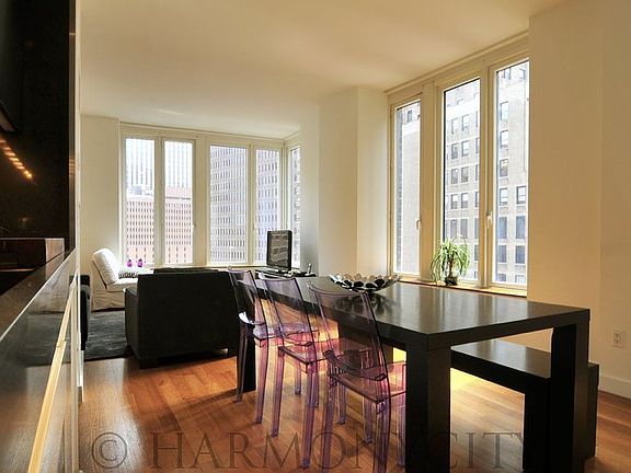4th image of 15 William St #20A