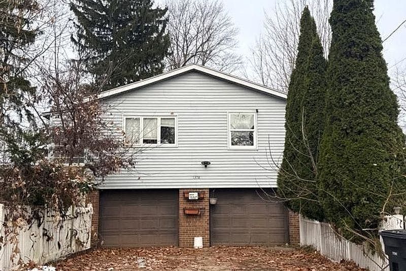 1st image of 1378 Blackstone Ave