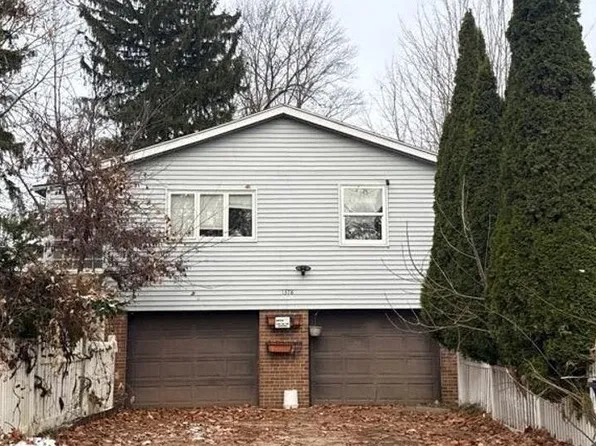 1378 Blackstone Ave, Akron, OH 44310