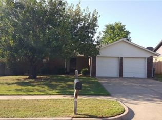 2104 Vanishing Trl, Edmond, OK 73013