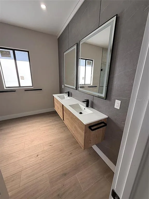 3 bed, 2.5 bath, 2100 sqft, $2,950 — Photo 4