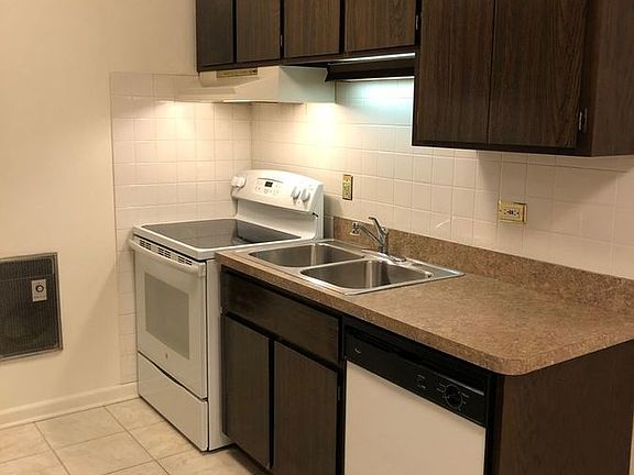 3rd image of 9807 S Karlov Ave APT 102