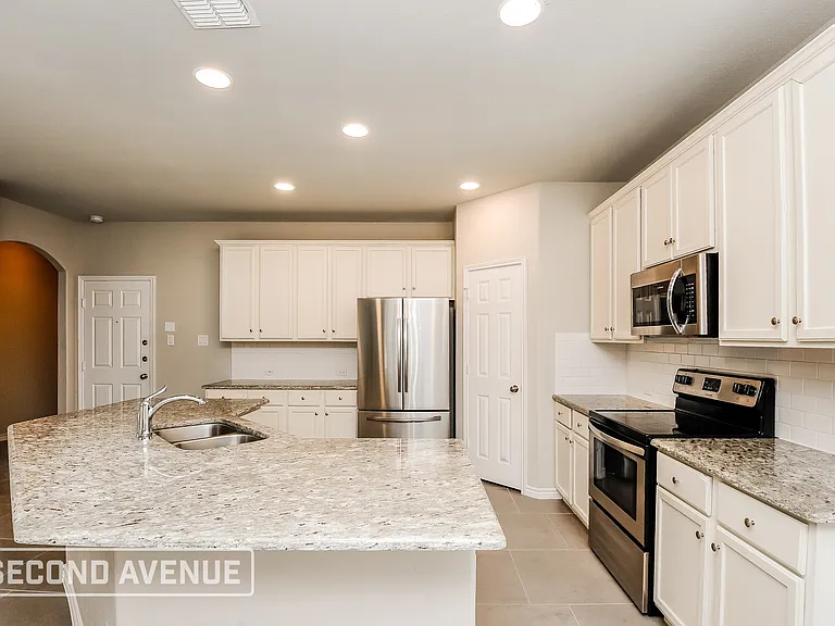 2109 Lorrie Ln — Photo 10