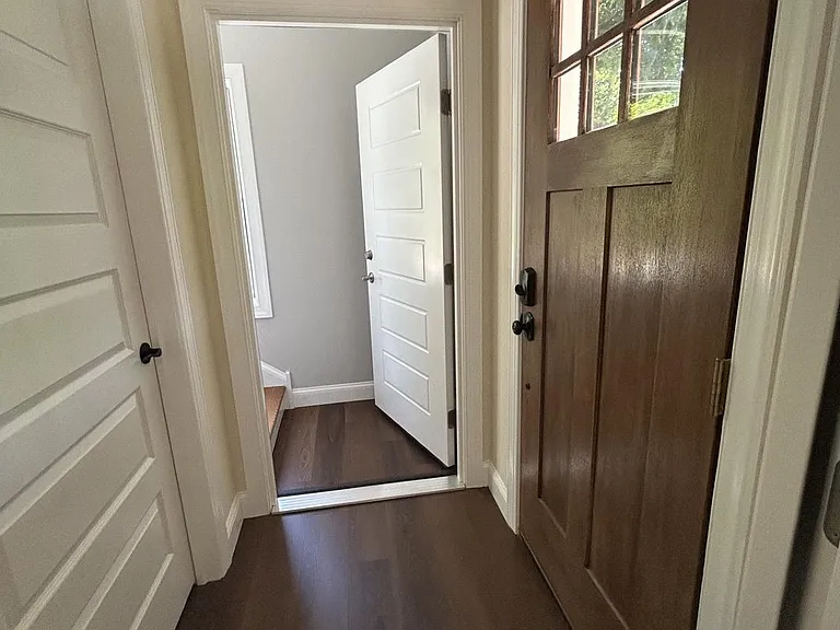 135 W Maple Ave #2 — Photo 2