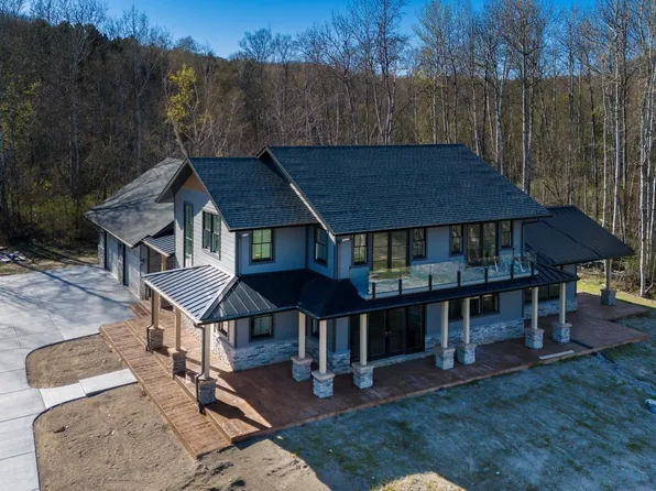 4584 S West Bay Shr, Suttons Bay, MI 49682