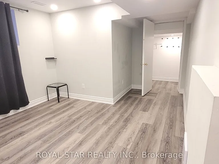 15 Masters Green Cres #BASEMENT — Photo 5