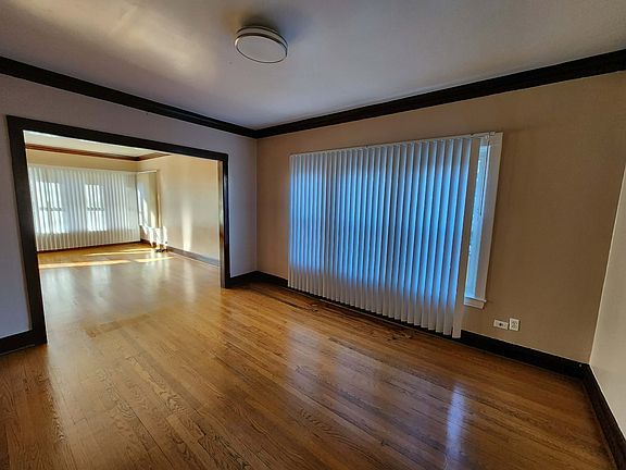 4th image of 2253 N La Crosse Ave APT 1
