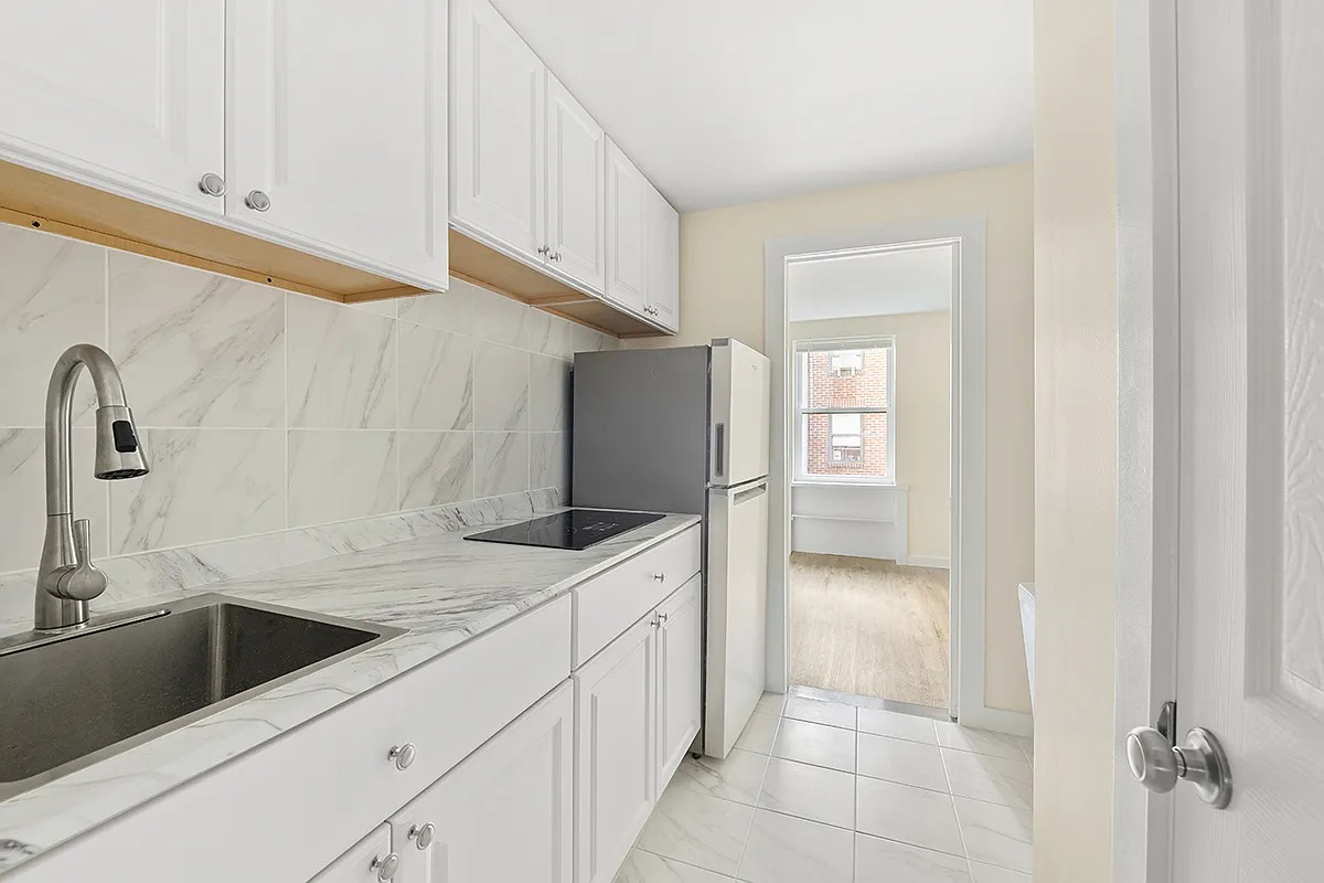 320 East 11th Street — Photo 1
