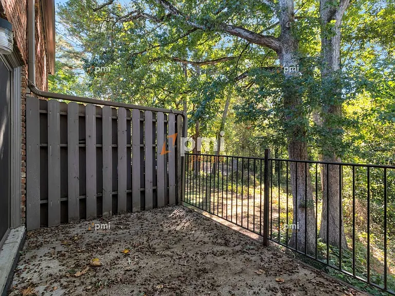 3083 Colonial Way #C — Photo 15