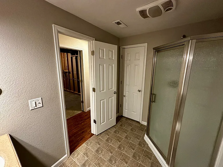Bathroom, downstairs