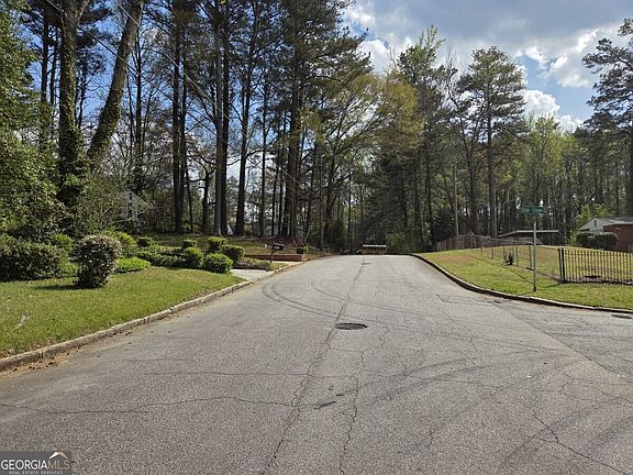 5th image of 349 Chilton Dr NW
