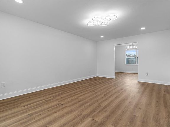 2nd image of 3824 Deercreek Ln