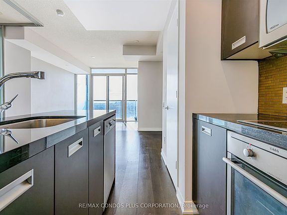 5th image of 88 Park Lawn Rd #2502