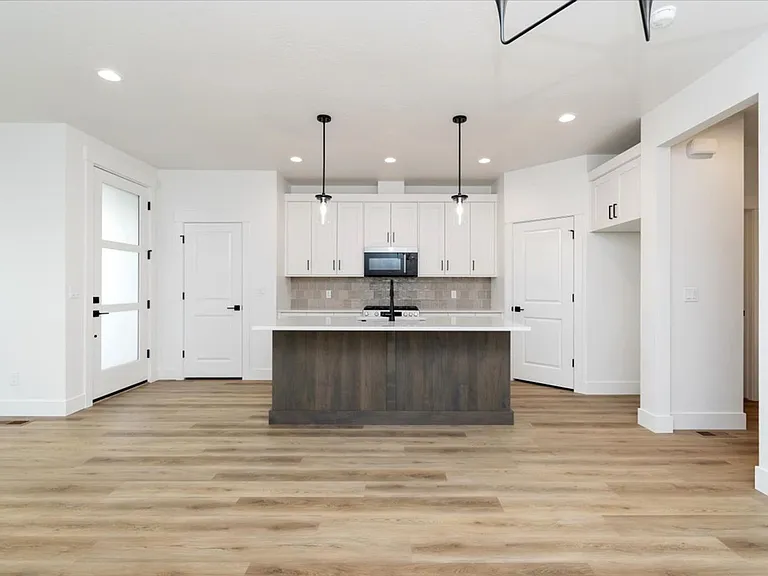 736 S Calhoun Ln — Photo 31