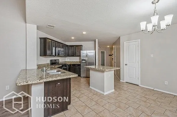 4 bed, 2.0 bath, 1810 sqft, $1,995 — Photo 3