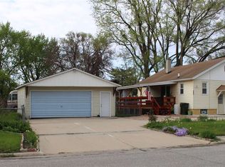 1203 Longfellow Ave, Waterloo, IA 50703