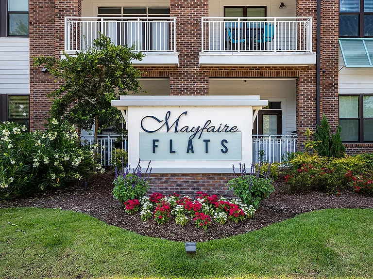 Mayfaire Flats — Photo 22
