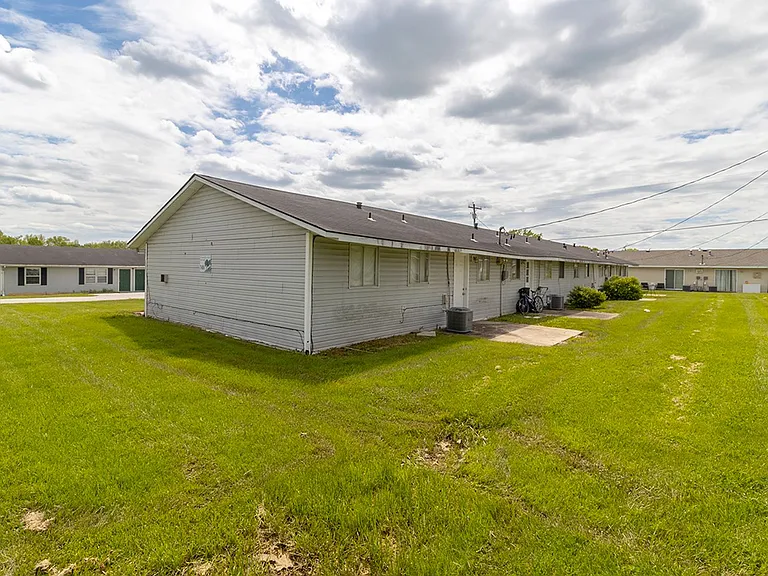 7401 N Moberly Dr #B — Photo 4