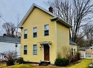 45 Maple St, Warren, MA 01083