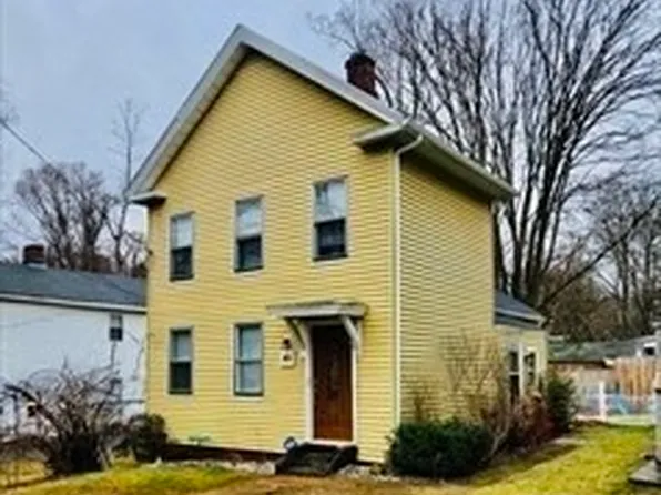 45 Maple St, Warren, MA 01083