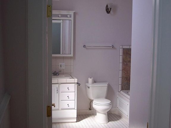 5th image of 632 N 4th Ave APT 3
