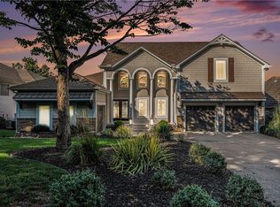 326 Southshore Dr, Lake Winnebago, MO 64034