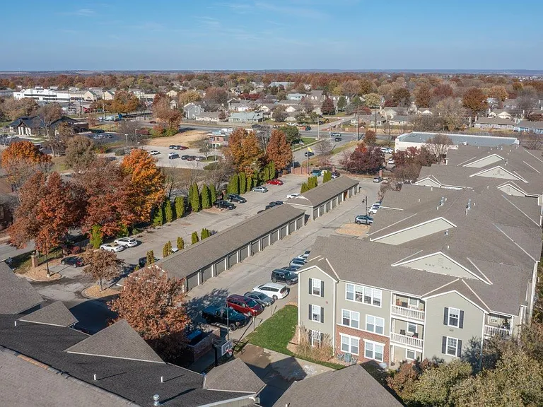 Canyon Court Apartments — Photo 6