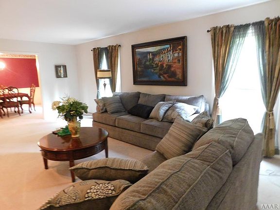 3rd image of 113 Clarendon Rd