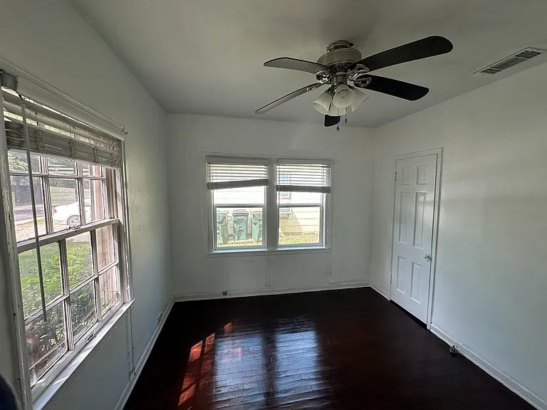 1016 Mead St — Photo 8
