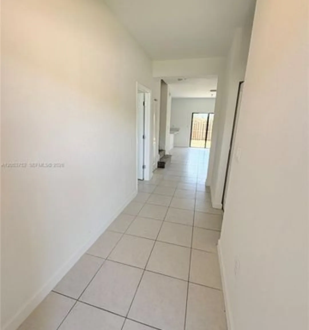 4 bed, 1612 sqft, $2,990 — Photo 2