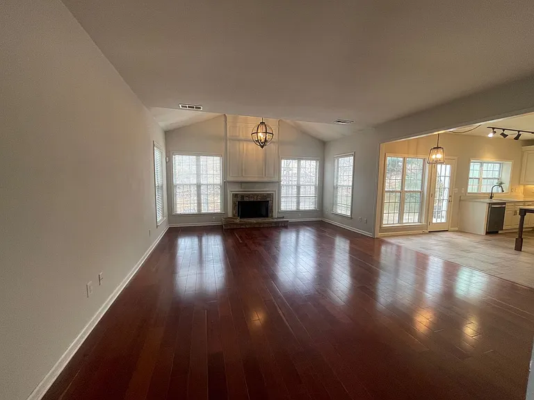 11310 Crossington Rd — Photo 15