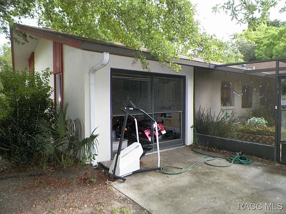 3rd image of 609 N Country Club Dr