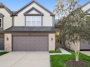 281 Lorraine Cir, Bloomingdale, IL 60108