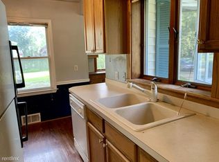 7324 Erie Dr, Mentor, OH 44060