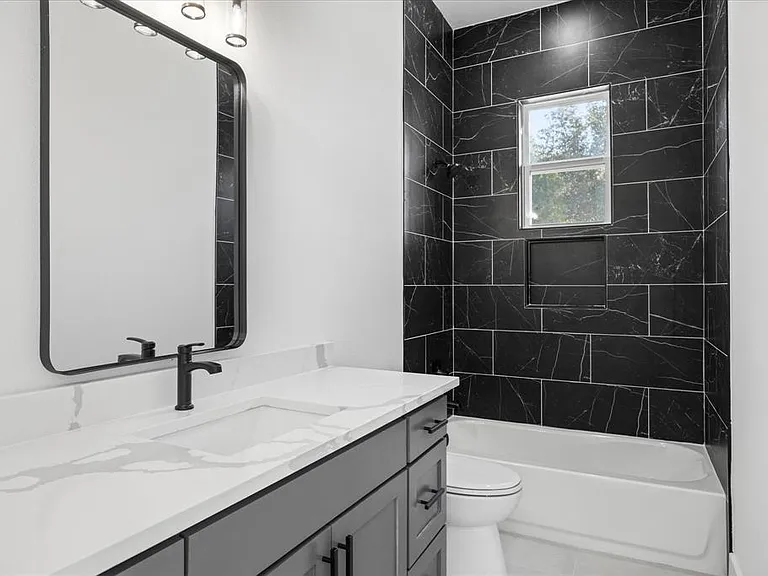 2057 Glenhollow Dr — Photo 20