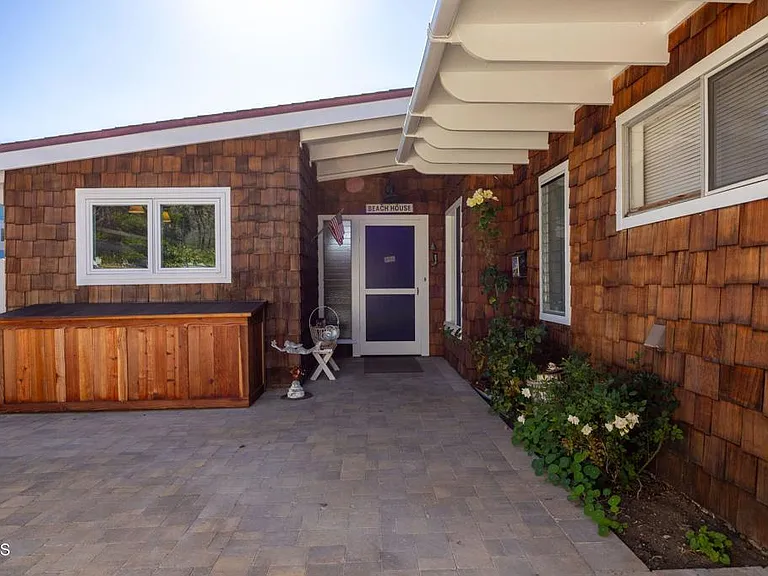 3884 Pacific Coast Hwy — Photo 4