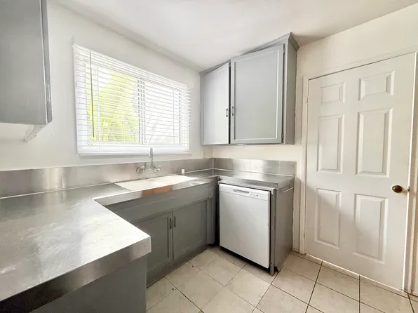 2453 Silver Lake Blvd Property