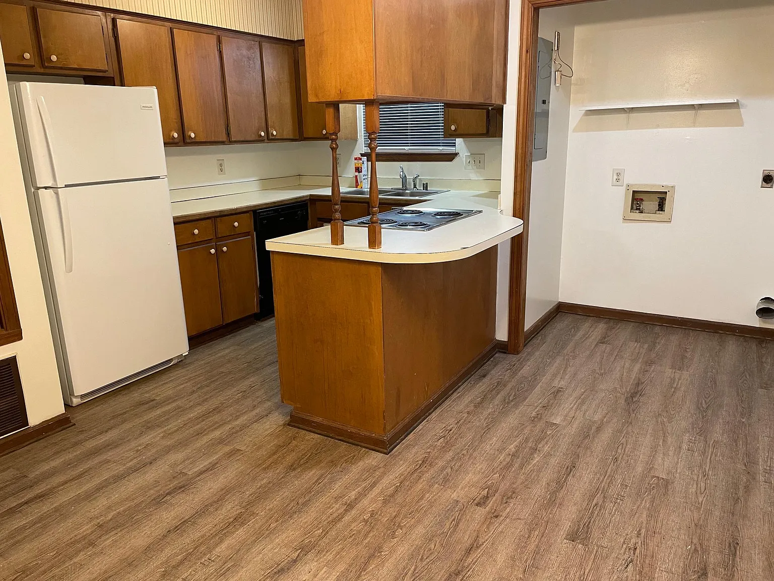 1207 Summer Cir — Photo 4