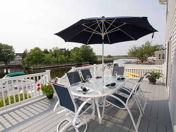 Back of house - great views