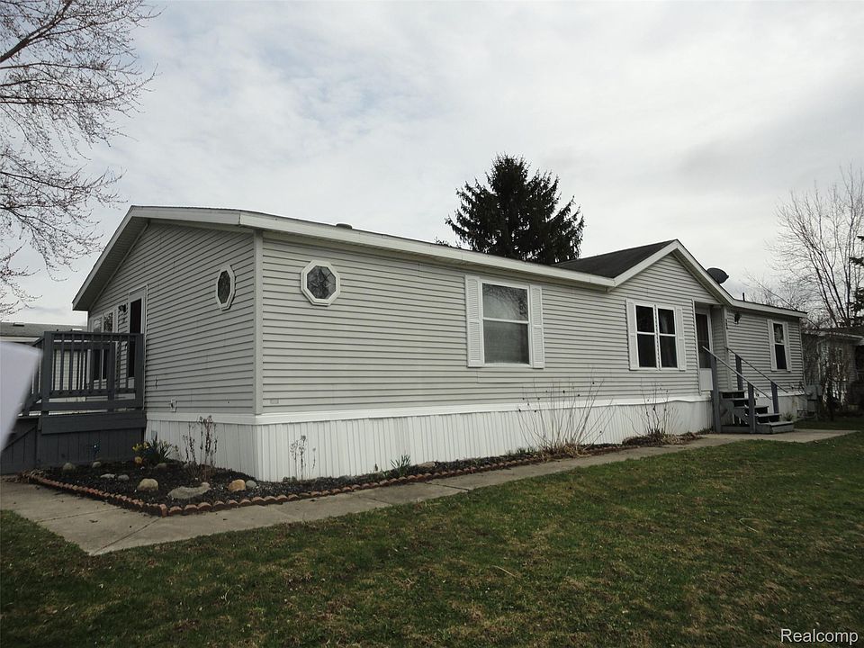 1st image of 326 Holly Ln