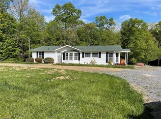 3028 Quaker Church Rd, Pinnacle, NC 27043